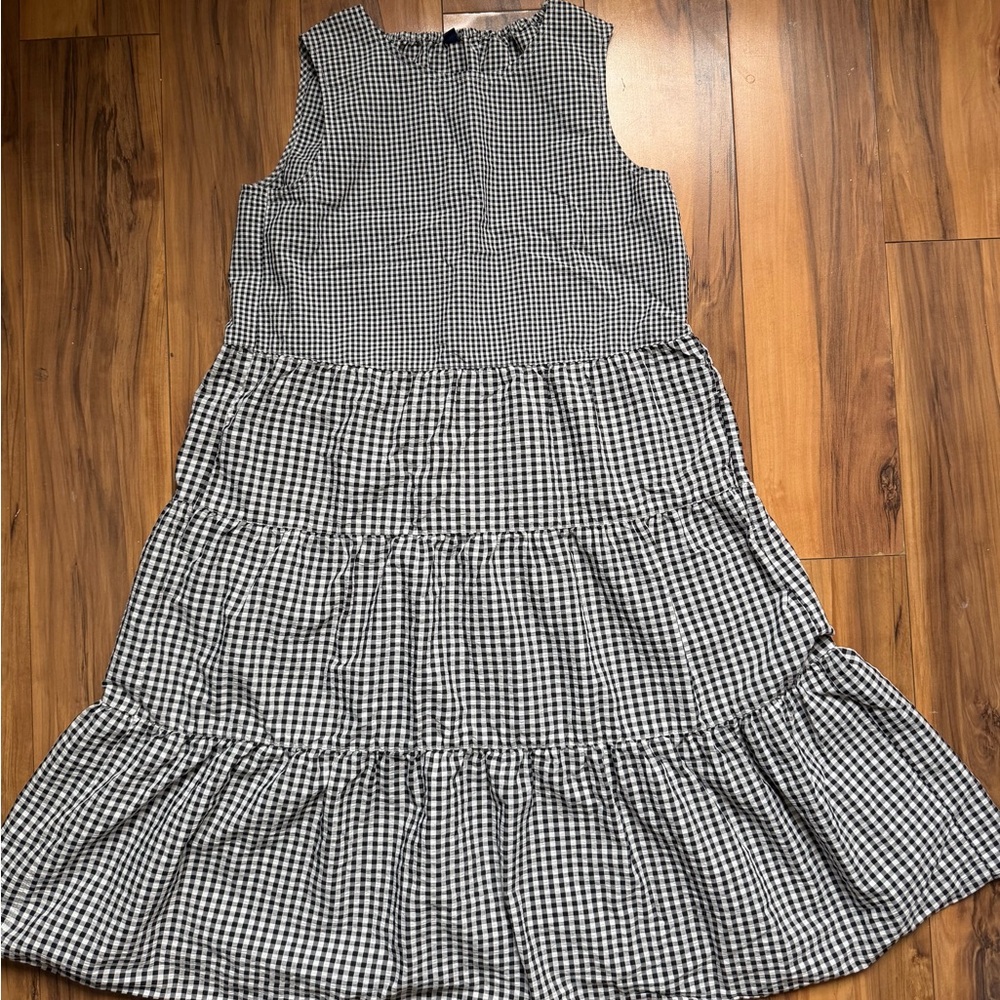 Uniqlo girl’s Black and White Checkered sleeveless tiered Dress - Picture 1 of 7